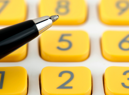 AOW-gerechtigd en een te betalen voorlopige aanslag 2026 ontvangen? Dit moet je weten