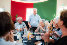 Onze AOW’ers bezorgen ouderen een onvergetelijke dag via Museum Plus Bus